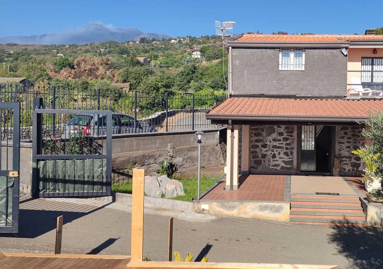 Peri Peri Etna Guest House Montargano Esterno foto