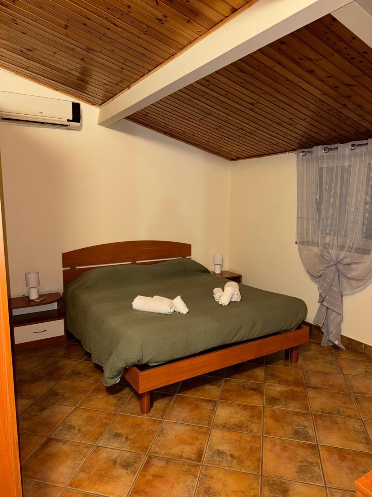 Peri Peri Etna Guest House Montargano Esterno foto